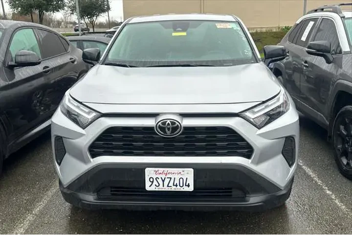 $28990 : Toyota RAV4 2025 AWD LE 4dr image 5