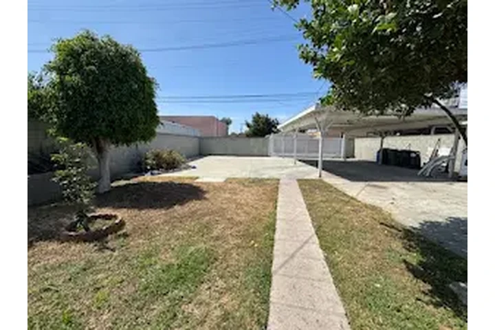 SUR LOS ANGELES  RENTO CASA image 3