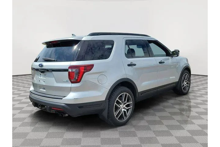 $9881 : Ford Explorer 2018 AWD Sport image 5