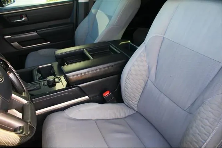 $38063 : Toyota Tundra 2022 4x2 SR5 4 image 3