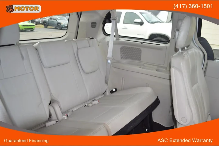 $9995 : 2013 CHRYSLER TOWN & COUNTRY image 4