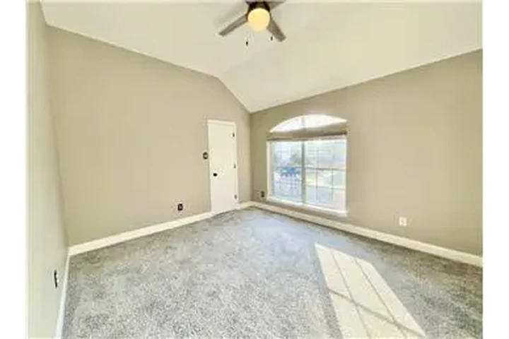 $3000 : Rental property with 4 bedro image 10