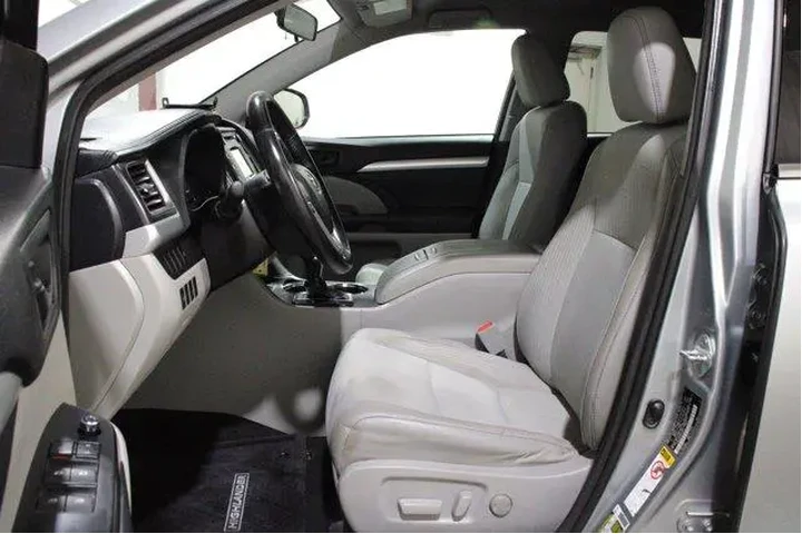 $14889 : Toyota Highlander 2015 AWD L image 3