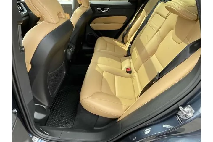 $21496 : Volvo XC60 2020 AWD T6 Momen image 10