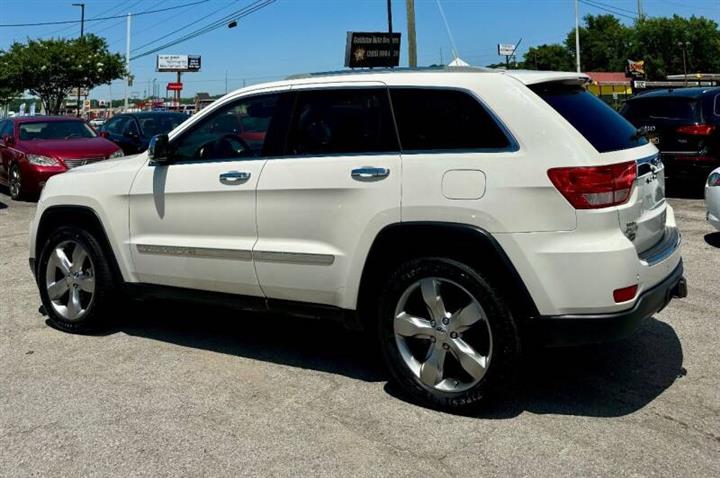 $7900 : 2011 Grand Cherokee Overland image 4