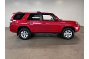 $33959 : Toyota 4Runner 2024 4x2 SR5 thumbnail