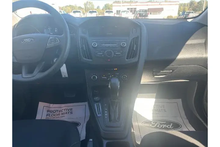 $9990 : Ford Focus 2018 SE 4dr Sedan image 9