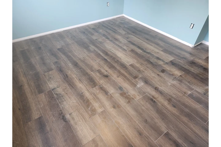 Instalador de pisos y alfombra image 1