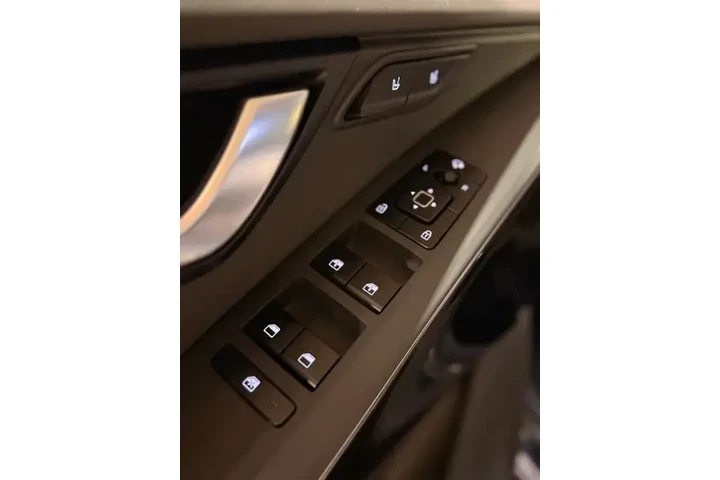 $32777 : Kia Niro EV 2025 Wave 4dr Cr image 9