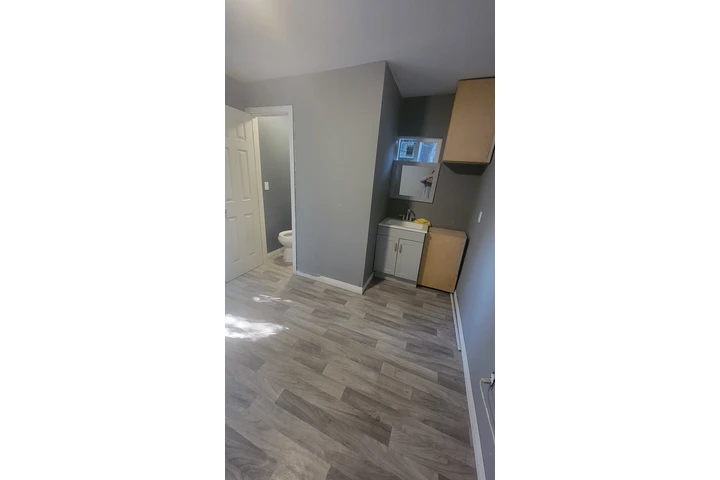 $1000 : Mini Estudio image 3