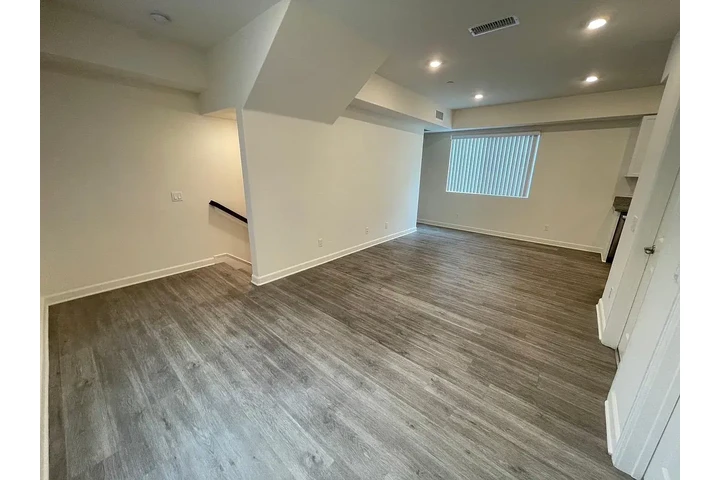 $2350 : Dreeam townhouse-styled image 3