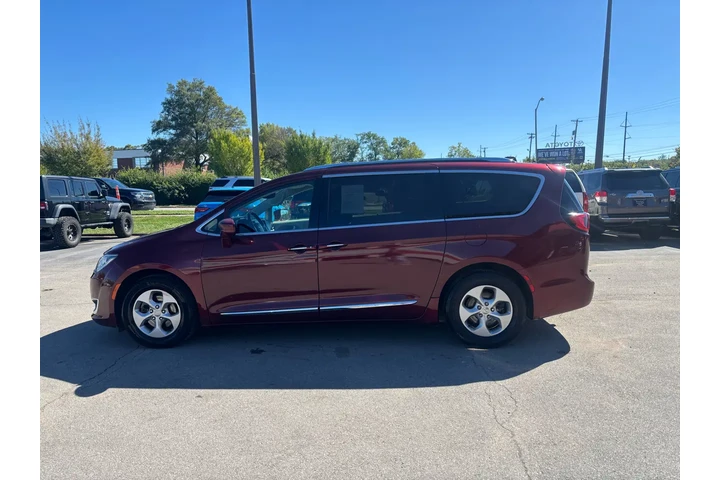 $7980 : 2017 Pacifica Touring-L Plus image 5