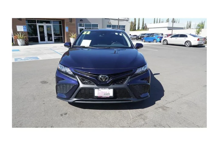 $22500 : 2022 Camry SE Sedan 4D image 3