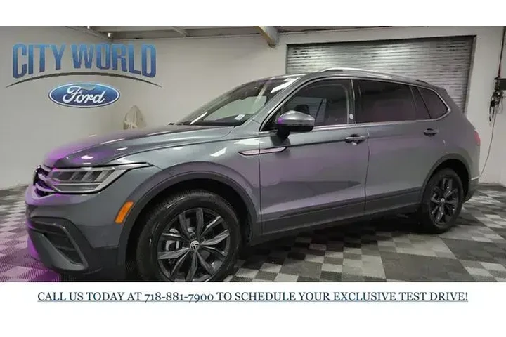 $23998 : Volkswagen Tiguan 2024 SE 4d image 4