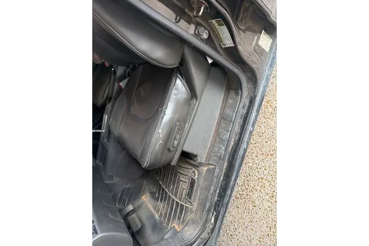 $13608 : Nissan Frontier 2016 4x4 SV image 9