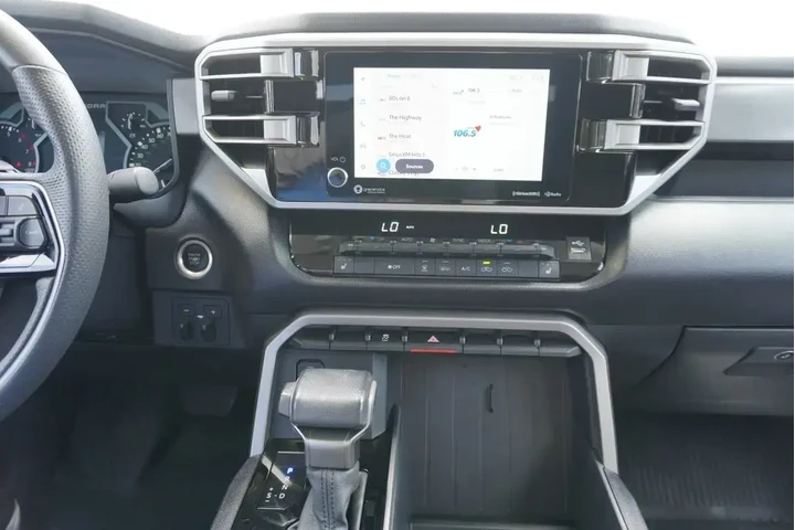 $39950 : Toyota Tundra 2024 4x2 SR5 4 image 7