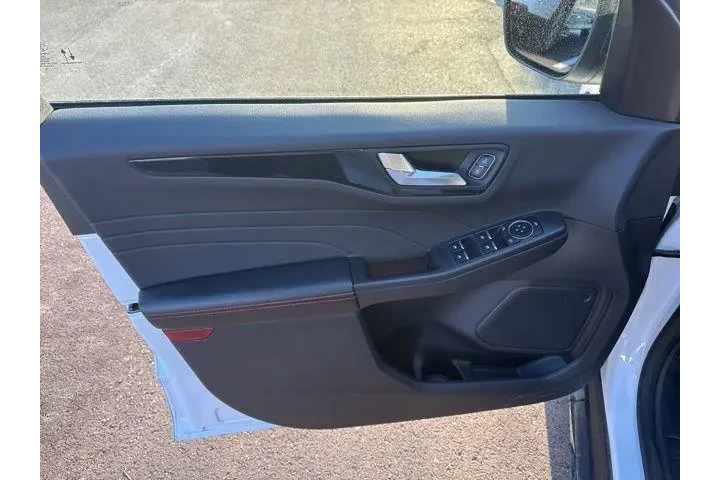 $21000 : Ford Escape 2023 AWD ST-Line image 8