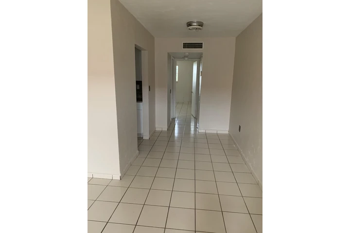 $1700 : Hialeah image 3