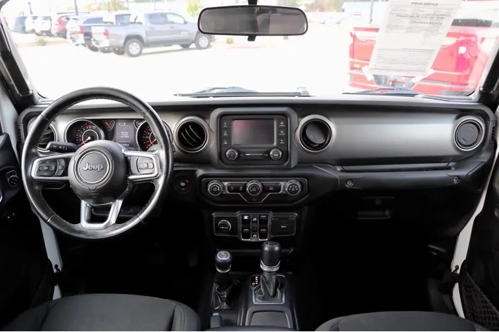 2020 Gladiator image 2