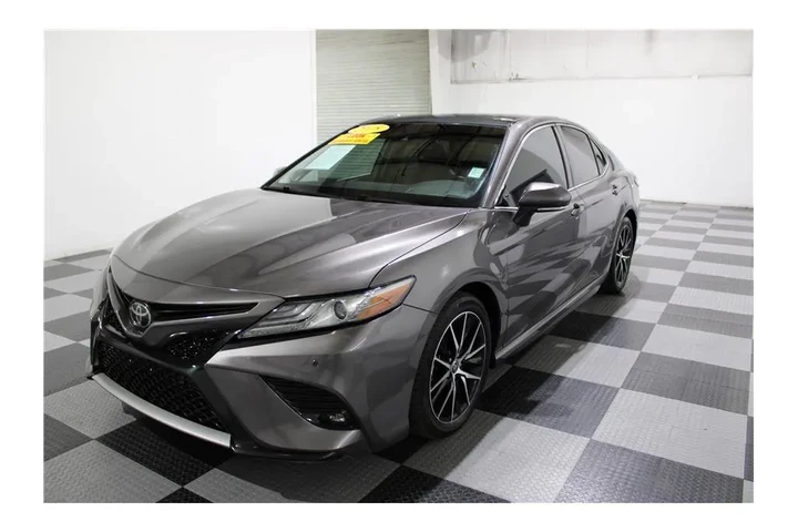 $20699 : Camry 2018 image 9