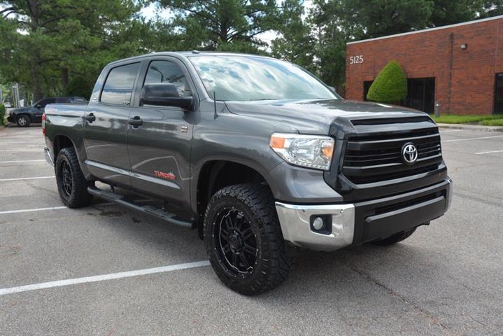 2014 Tundra SR5 image 5