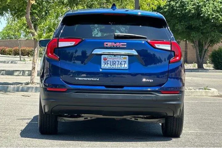 $20325 : GMC Terrain 2022 AWD SLE 4dr image 9