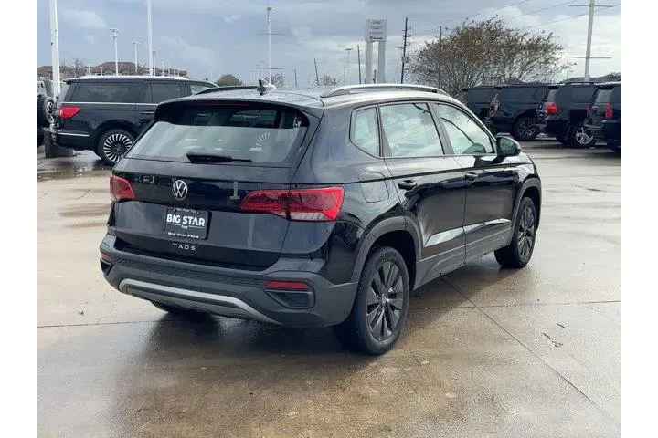 $17406 : Volkswagen Taos 2024 S 4dr S image 3