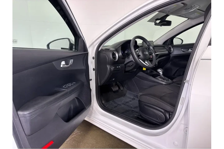 $16597 : 2020 Forte LXS image 2