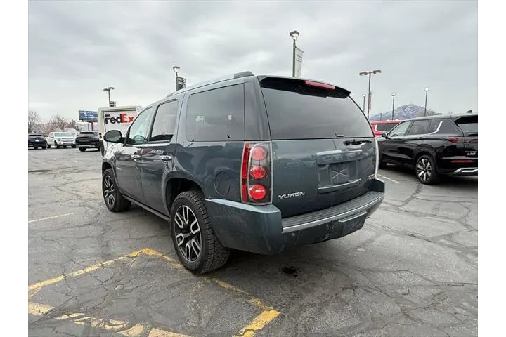 $8990 : GMC Yukon 2008 AWD Denali 4d image 5