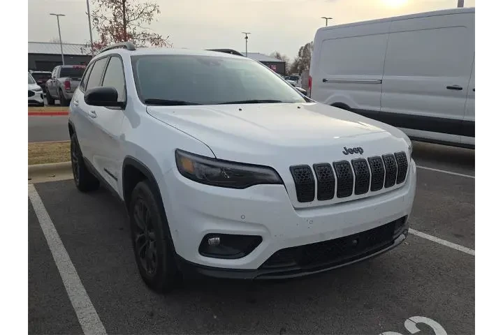 $24000 : Jeep Cherokee 2023 4x4 Altit image 4