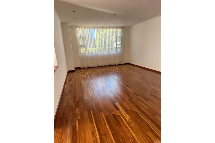 $1100 : Apartamento en Renta en Zona 1 image 1