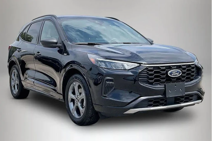 $18699 : Ford Escape 2024 ST-Line 4dr image 1