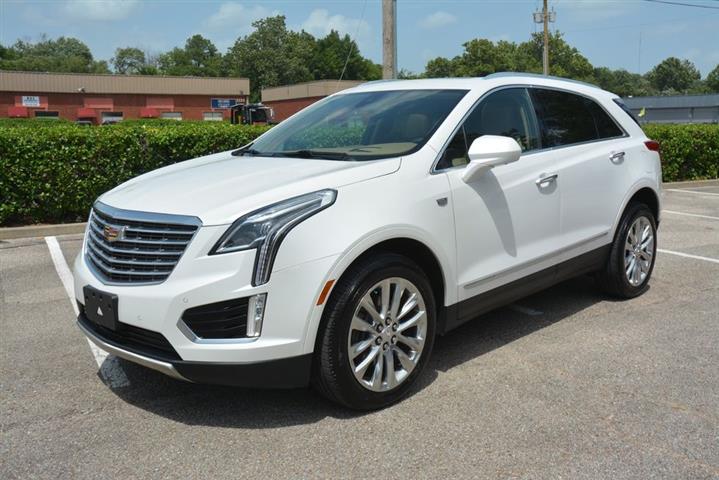 2017 XT5 Platinum image 1