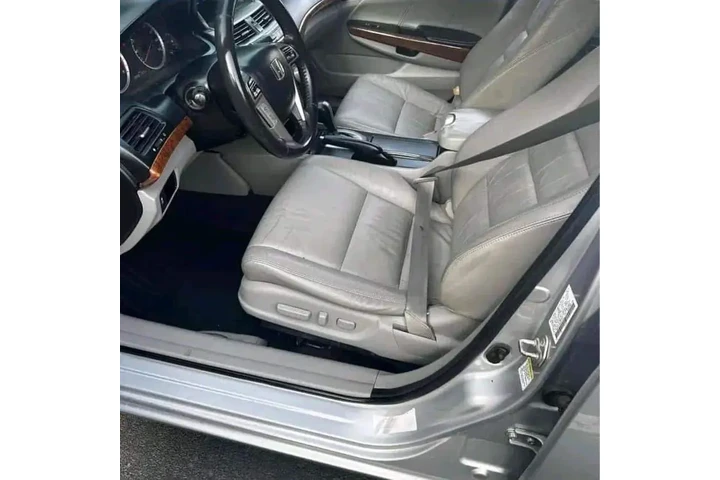 $1500 : Honda Accord image 6