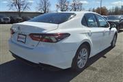 $22990 : PRE-OWNED 2022 TOYOTA CAMRY LE thumbnail