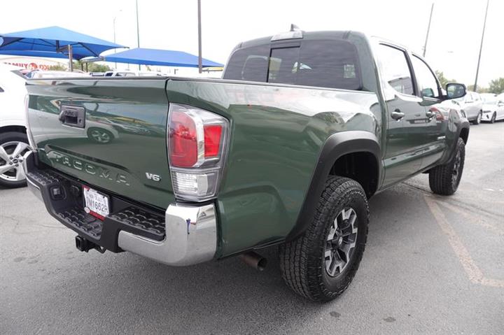 $52995 : Pre-Owned 2022 Tacoma Double image 6