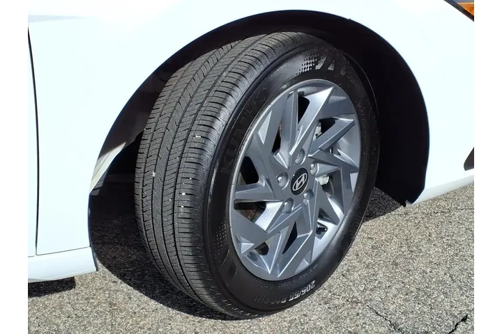 $24834 : Hyundai ELANTRA Hybrid 2025 image 4