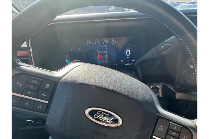 2024 F-250 Super Duty Lariat image 9