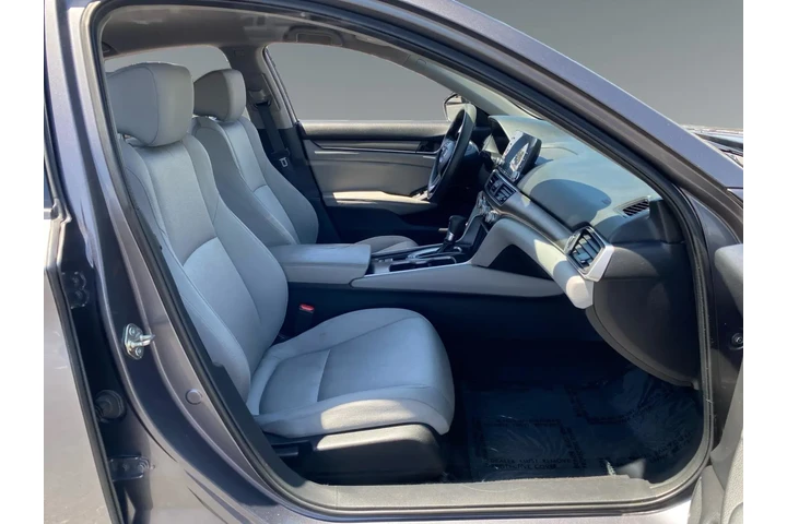$18222 : Honda Accord 2018 LX 4dr Sed image 8