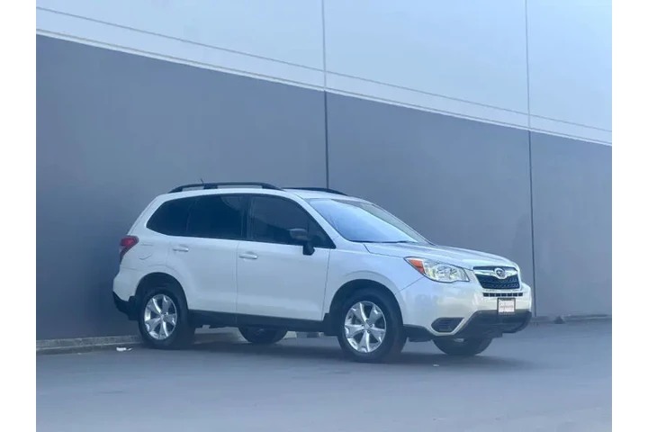 $9940 : 2015 Forester 2.5i image 3