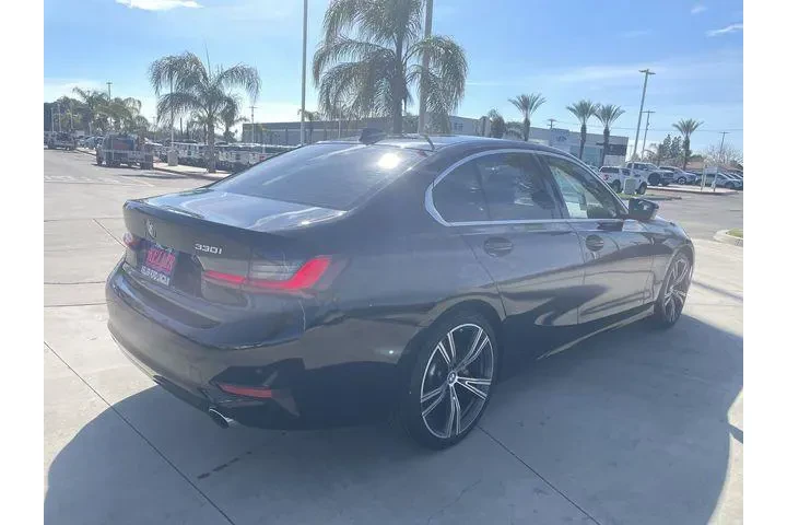 $25867 : BMW 3 Series 2022 330i 4dr S image 8