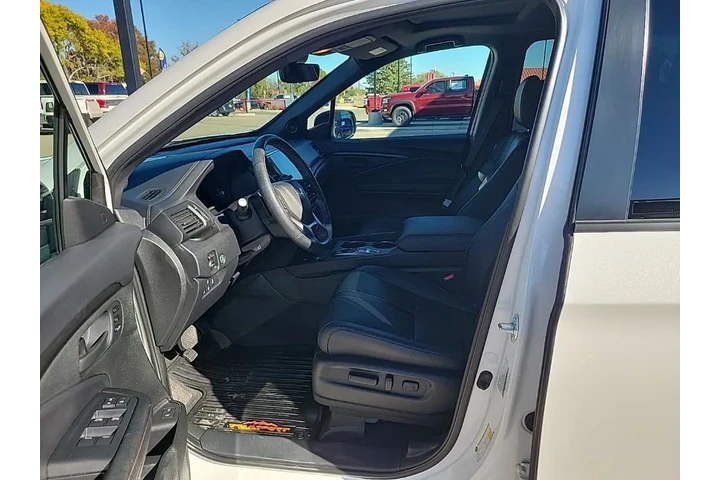 $39781 : Honda Passport 2025 AWD Trai image 10