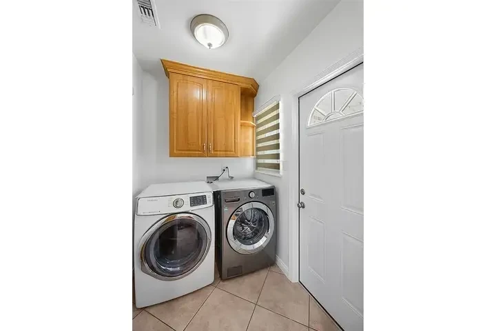 $1440 : NOV/DEC MOVE-IN💲Burbank, CA image 2