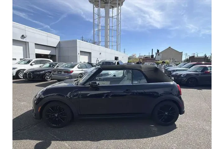 $31993 : MINI Convertible 2024 Cooper image 8