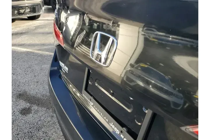 $18991 : Honda Civic 2022 LX 4dr Seda image 10