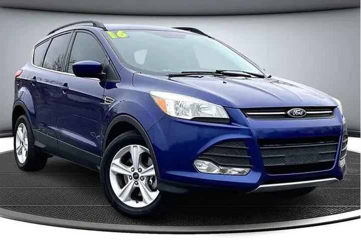 $8500 : Ford Escape 2016 AWD SE 4dr image 3