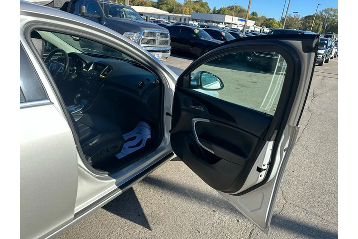 $5450 : 2011 Regal 4dr Sdn CXL RL4 (R image 8