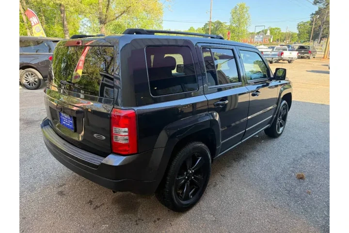 $7999 : 2015 Patriot Altitude Edition image 5