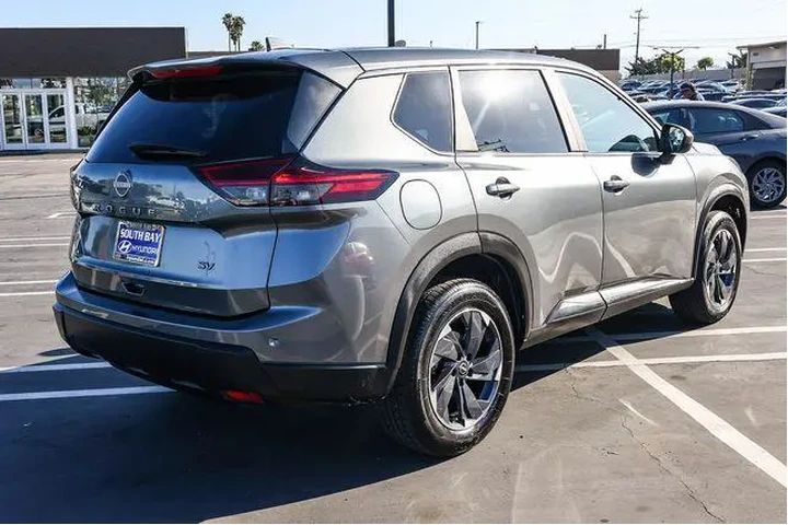 $19998 : Nissan Rogue 2024 SV 4dr Cro image 6