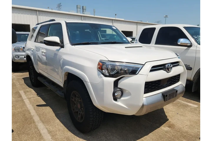 $37991 : Toyota 4Runner 2020 4x4 SR5 image 1